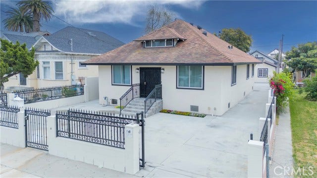 Property photo for 232 W 40th PL, Los Angeles, CA
