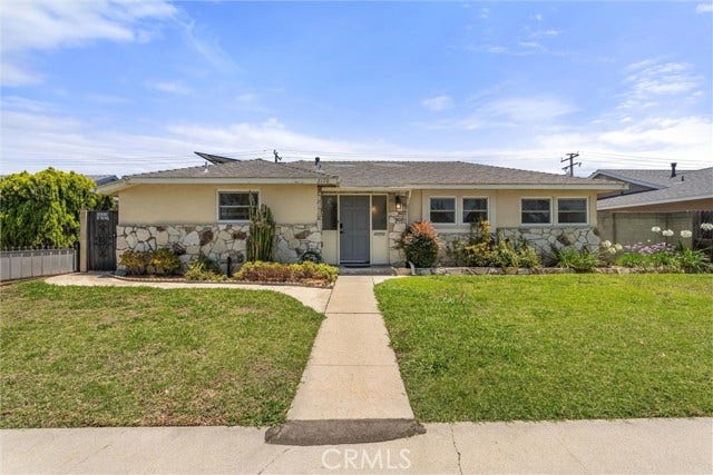 Property photo for 3170 N Los Coyotes Diagonal, Long Beach, CA