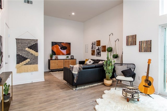 Property photo for 3034 N Coolidge Ave, Los Angeles, CA