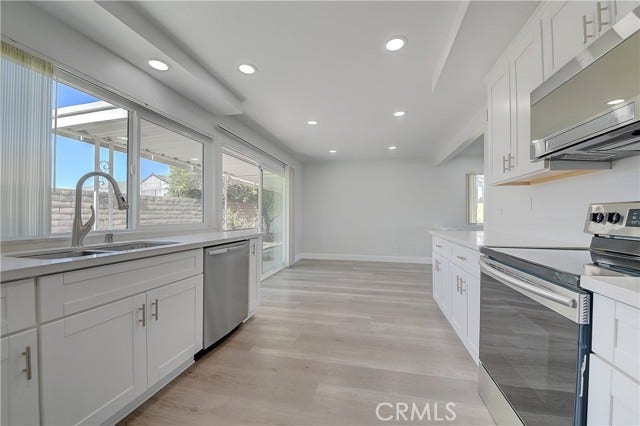 11883 Mayflower CT, Fountain Valley, CA 92708 11883 Mayflower CT, Fountain Valley, CA 92708