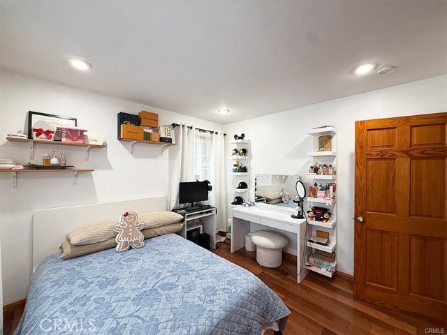 555 Hickory LN, Pasadena, CA 91103
