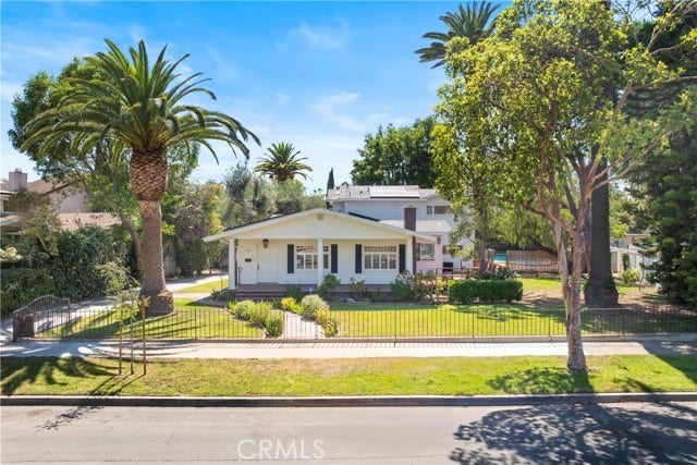Property photo for 4031 N Virginia RD, Long Beach, CA