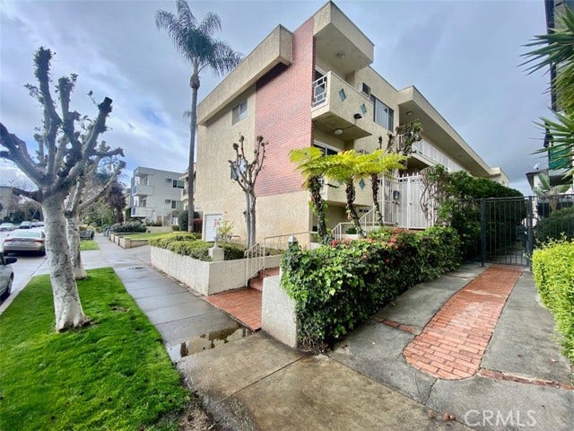 Property photo for 1115 S Wooster ST, #201, Los Angeles, CA