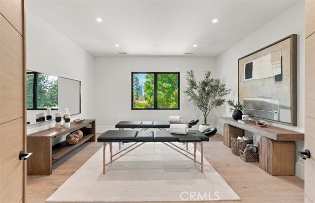 76 Hillcrest LN, Newport Beach, CA 92660