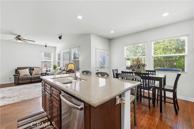 28473 Connick PL, Saugus, CA 91350