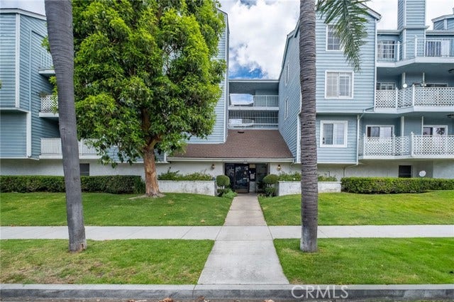 Property photo for 955 E 3rd, #202, Long Beach, CA