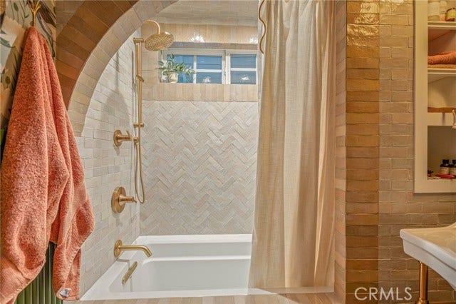 Bathroom for Guests in Hallway! So Sexy!