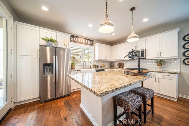 Property photo for 178 W Ridgewood, Long Beach, CA