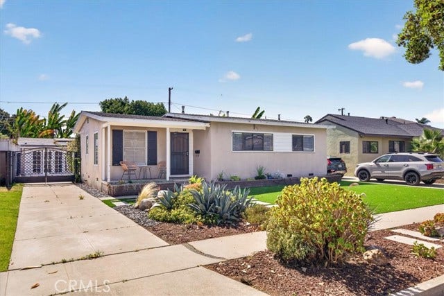 Property photo for 2831 Stanbridge Ave, Long Beach, CA