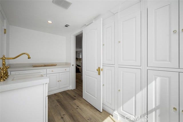 25441 Marina CIR, Mission Viejo, CA 92691 Abundant Cabinetry and Storage