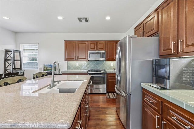 28473 Connick PL, Saugus, CA 91350