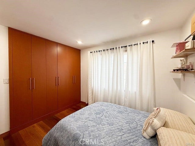 555 Hickory LN, Pasadena, CA 91103