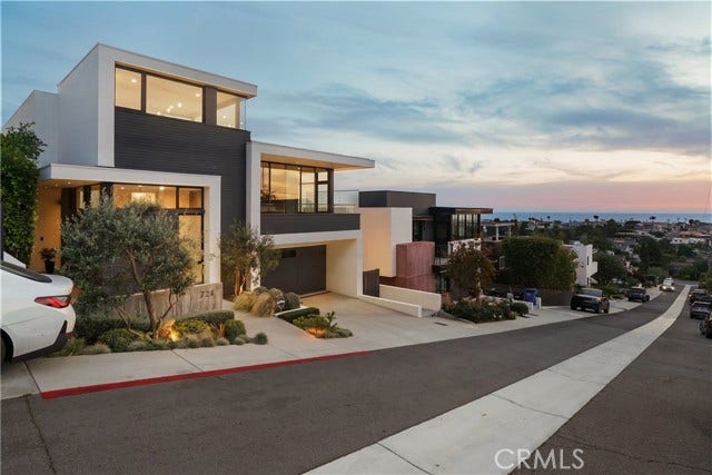 Property photo for 724 24th Place, Hermosa Beach, CA