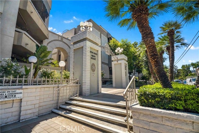 Property photo for 5340 Yarmouth AVE, #108, Los Angeles, CA