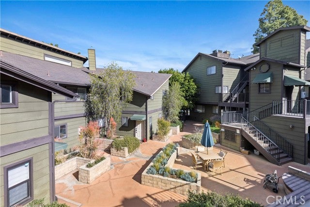 Property photo for 246 Alpine Street, #10, Pasadena, CA