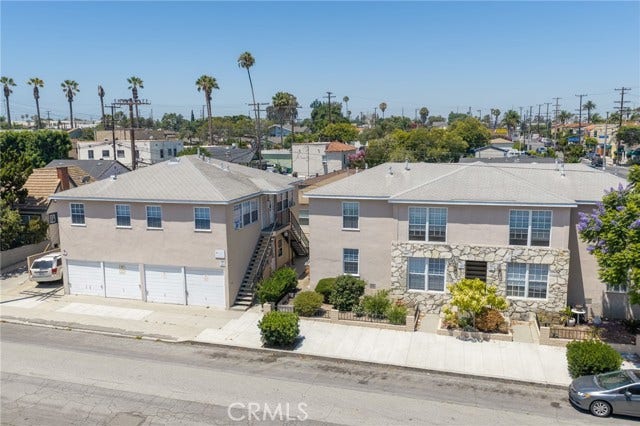 Property photo for 927 Belmont AVE, Long Beach, CA
