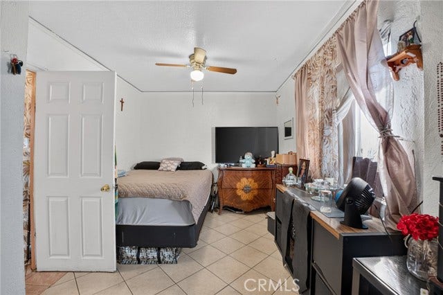 6856 Laurel Canyon BLVD, North Hollywood, CA 91605