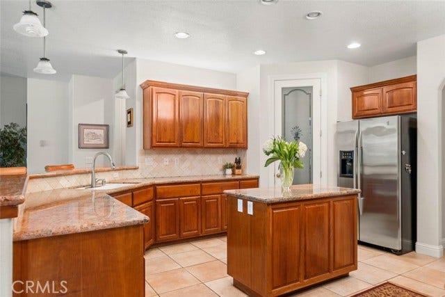 1 London CT, Chico, CA 95973