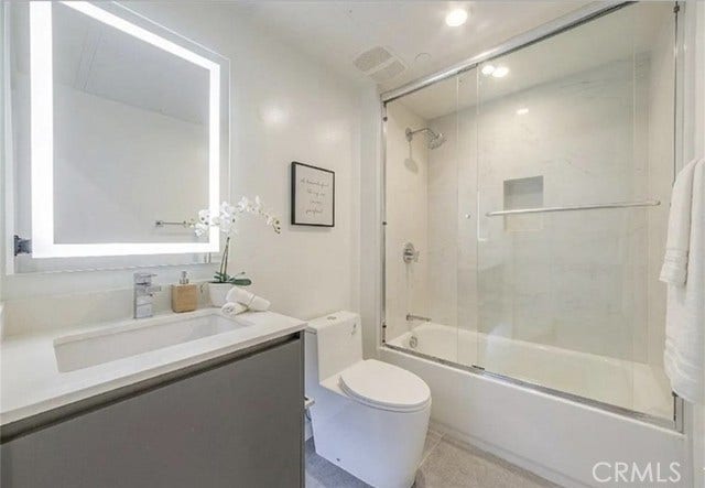 214 S Westmoreland, #3, Los Angeles, CA 90004 214 S Westmoreland, #3, Los Angeles, CA 90004