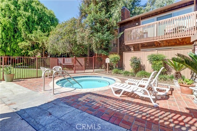 1048 Cabrillo Park DR, #A, Santa Ana, CA 92701