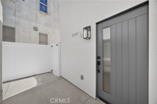 Property photo for 2937 1/2 10th AVE, Los Angeles, CA