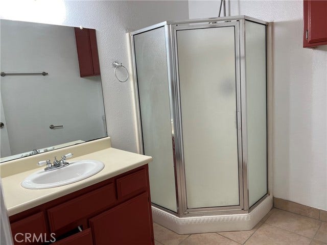 6109 S H ST, Bakersfield, CA 93304