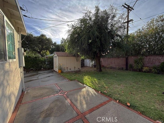 555 Hickory LN, Pasadena, CA 91103