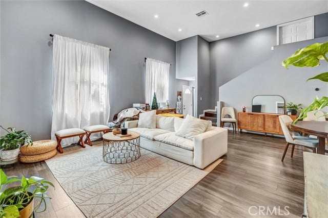 Property photo for 15012 Wyandotte, Los Angeles, CA
