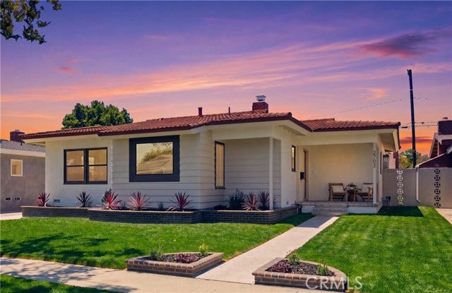 Property photo for 2703 Knoxville, Long Beach, CA