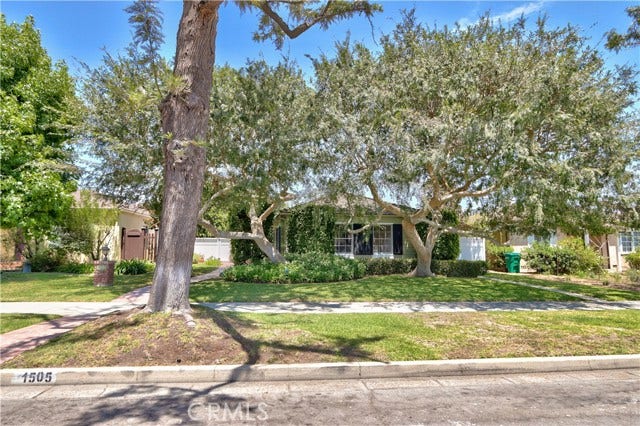 Property photo for 1505 E Armando DR, Long Beach, CA