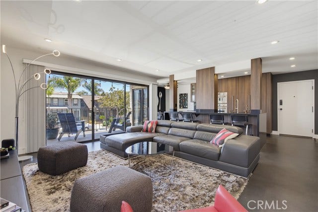 Property photo for 1525 E Appleton ST, #201, Long Beach, CA