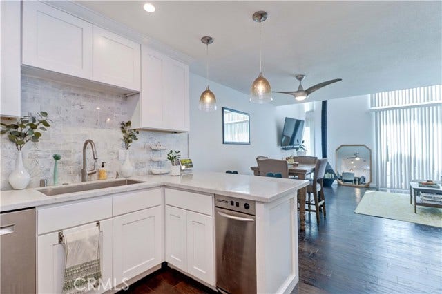 1048 Cabrillo Park DR, #A, Santa Ana, CA 92701