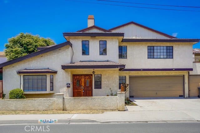 Property photo for 1307 Mackay LN, Redondo Beach, CA