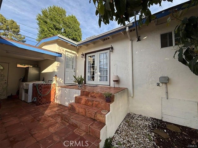 555 Hickory LN, Pasadena, CA 91103