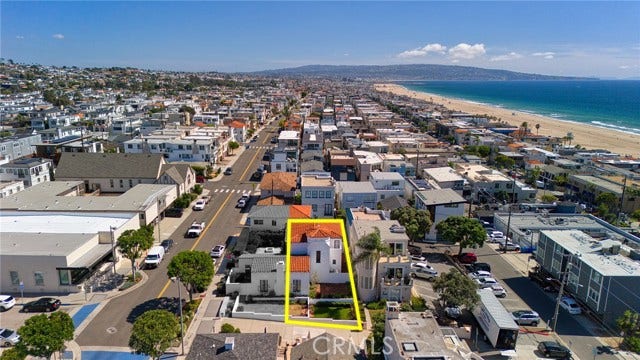 Property photo for 228 10th ST, Manhattan Beach, CA
