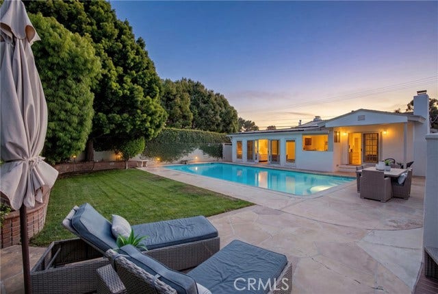 Property photo for 424 S Meadows Ave, Manhattan Beach, CA