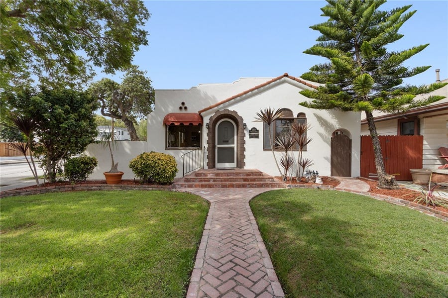Property photo for 3601 Cerritos, Long Beach, CA