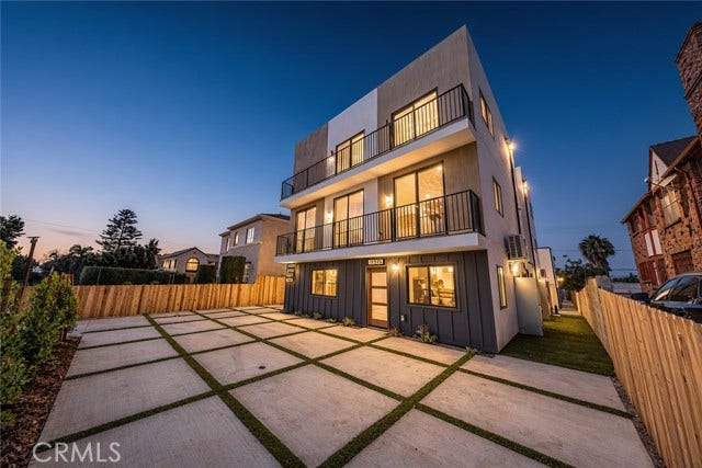 Property photo for 1261 S Longwood AVE, #2, Los Angeles, CA