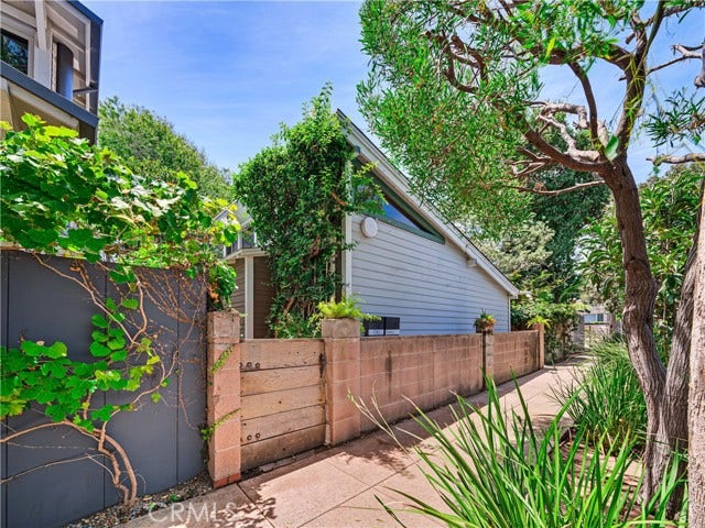 Property photo for 430 Altair, Los Angeles, CA
