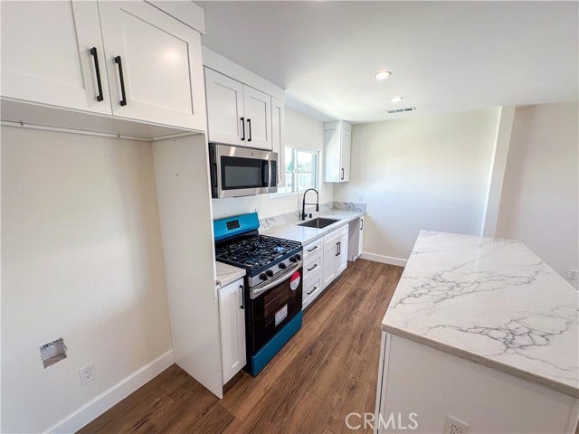 Property photo for 2927 S Redondo BLVD, #4, Los Angeles, CA