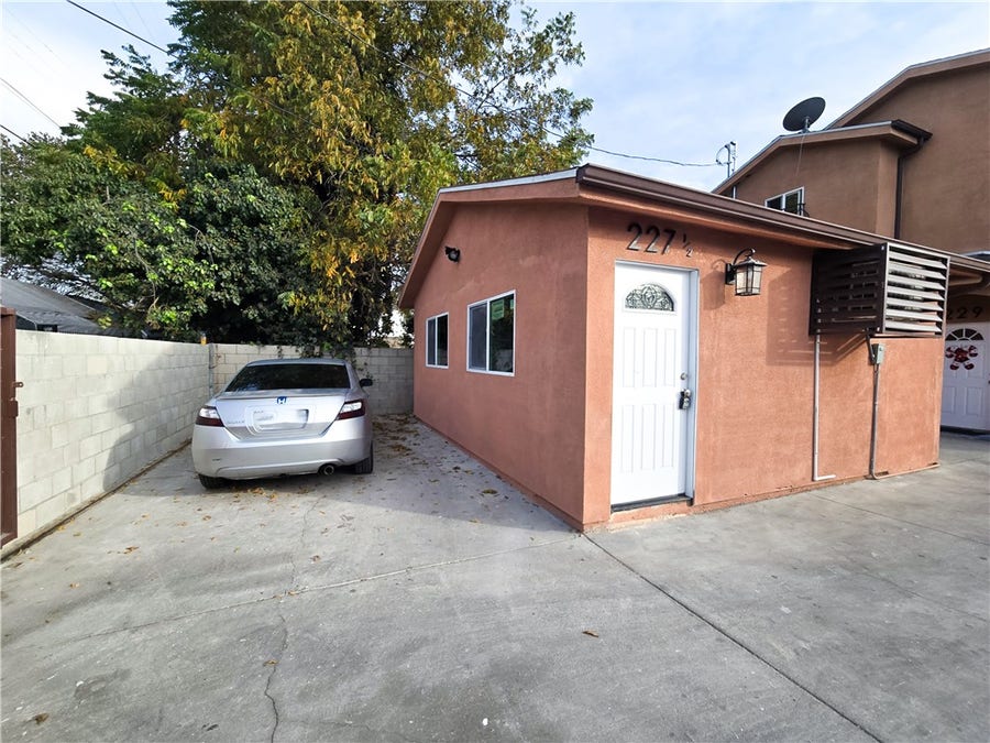 Property photo for 227 1/2 E 84th, Los Angeles, CA