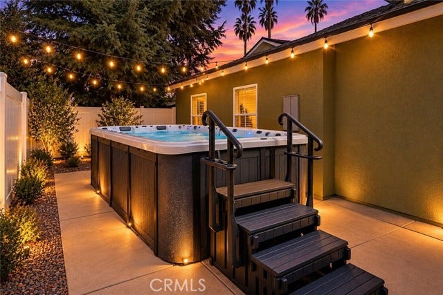 Jacuzzi. Digitally enhanced.