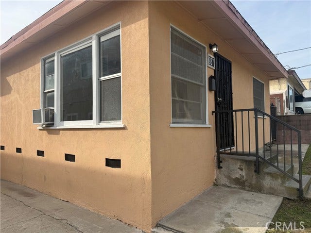 Property photo for 935 937 W 17th, San Pedro, CA