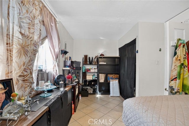 6856 Laurel Canyon BLVD, North Hollywood, CA 91605
