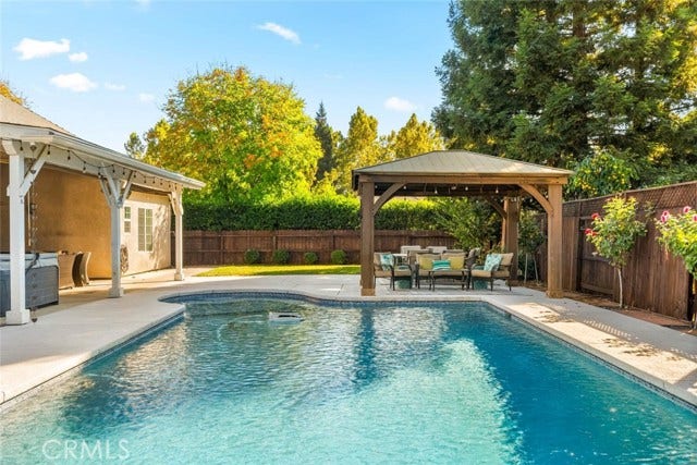 1 London CT, Chico, CA 95973