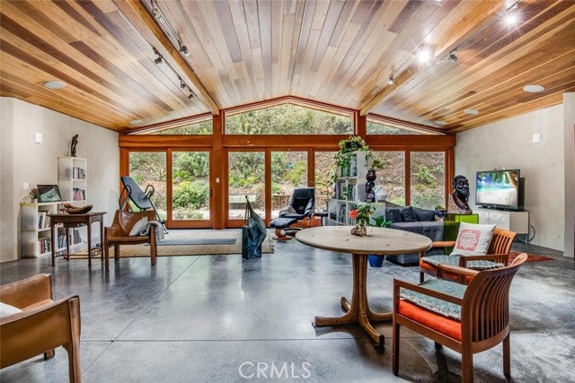 Property photo for 2 Chuckwagon Road, Rolling Hills, CA