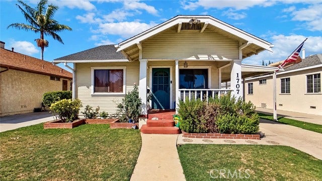 Property photo for 1707 E Poinsettia ST, Long Beach, CA