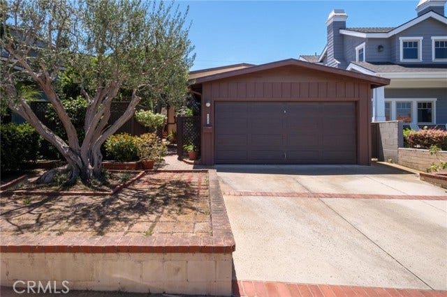 Property photo for 652 35th, Manhattan Beach, CA
