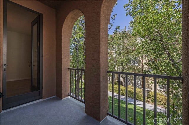 28157 Ashbrook, Valencia, CA 91354