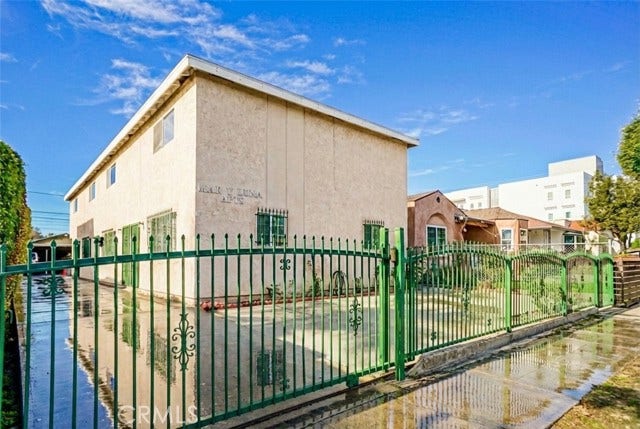 Property photo for 947 S Sunol DR, Los Angeles, CA
